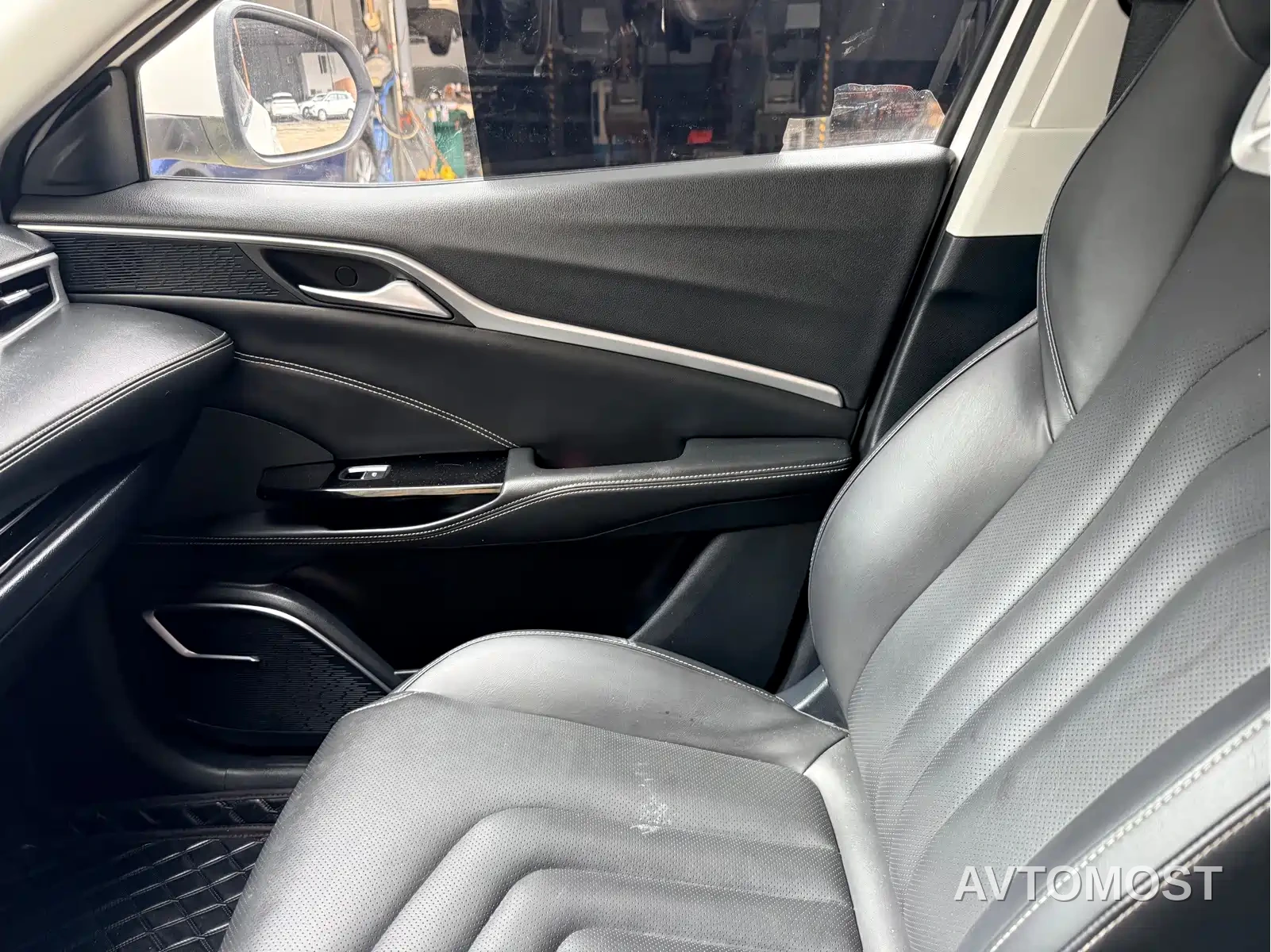Nezha Auto Neta U 2021 Pro 400 Light Edition — фото 8