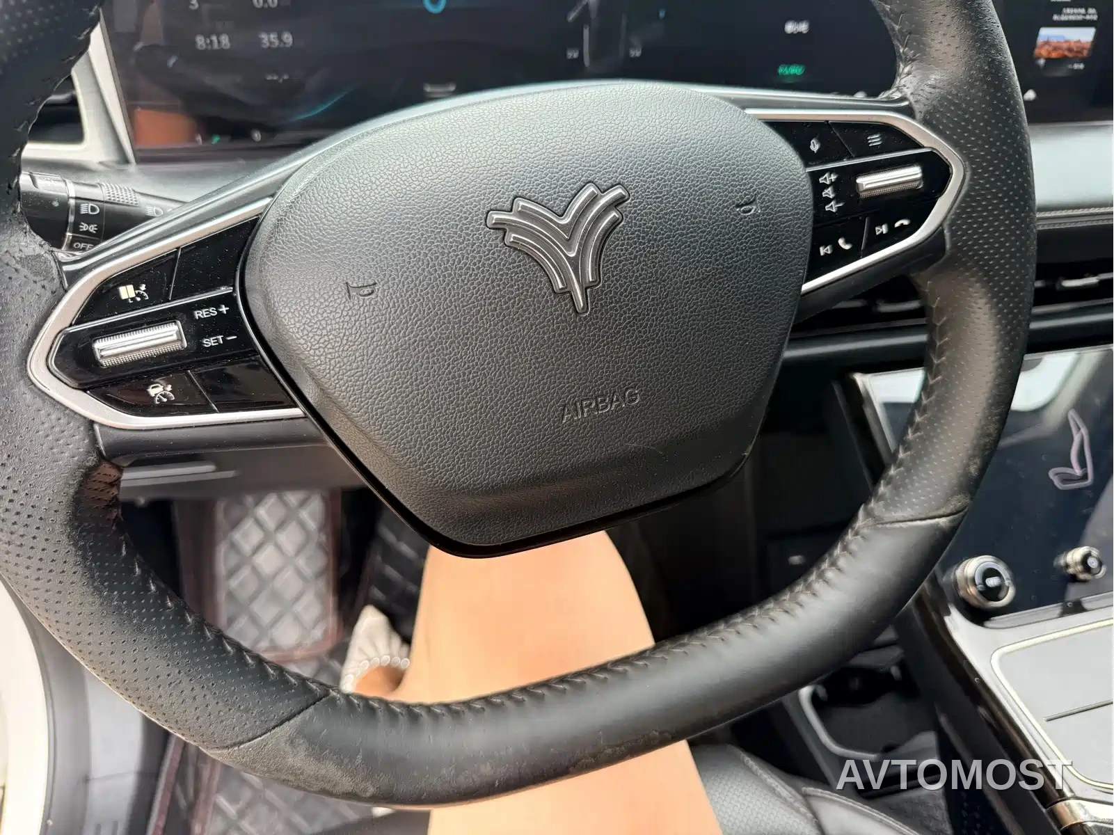 Nezha Auto Neta U 2021 Pro 400 Light Edition — фото 10