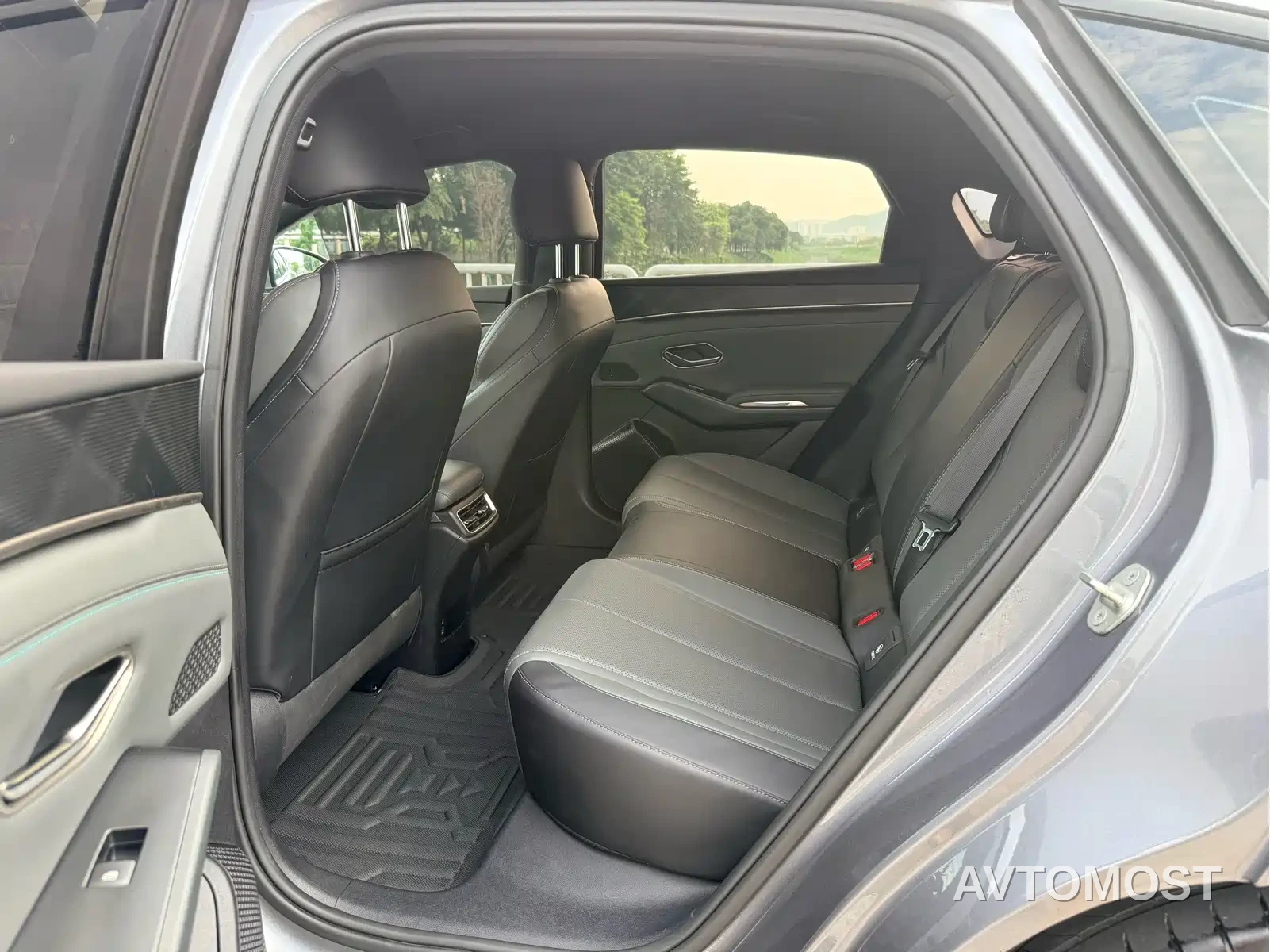 BYD Qin L 2024 DM-i 80KM Leading Edition — фото 8