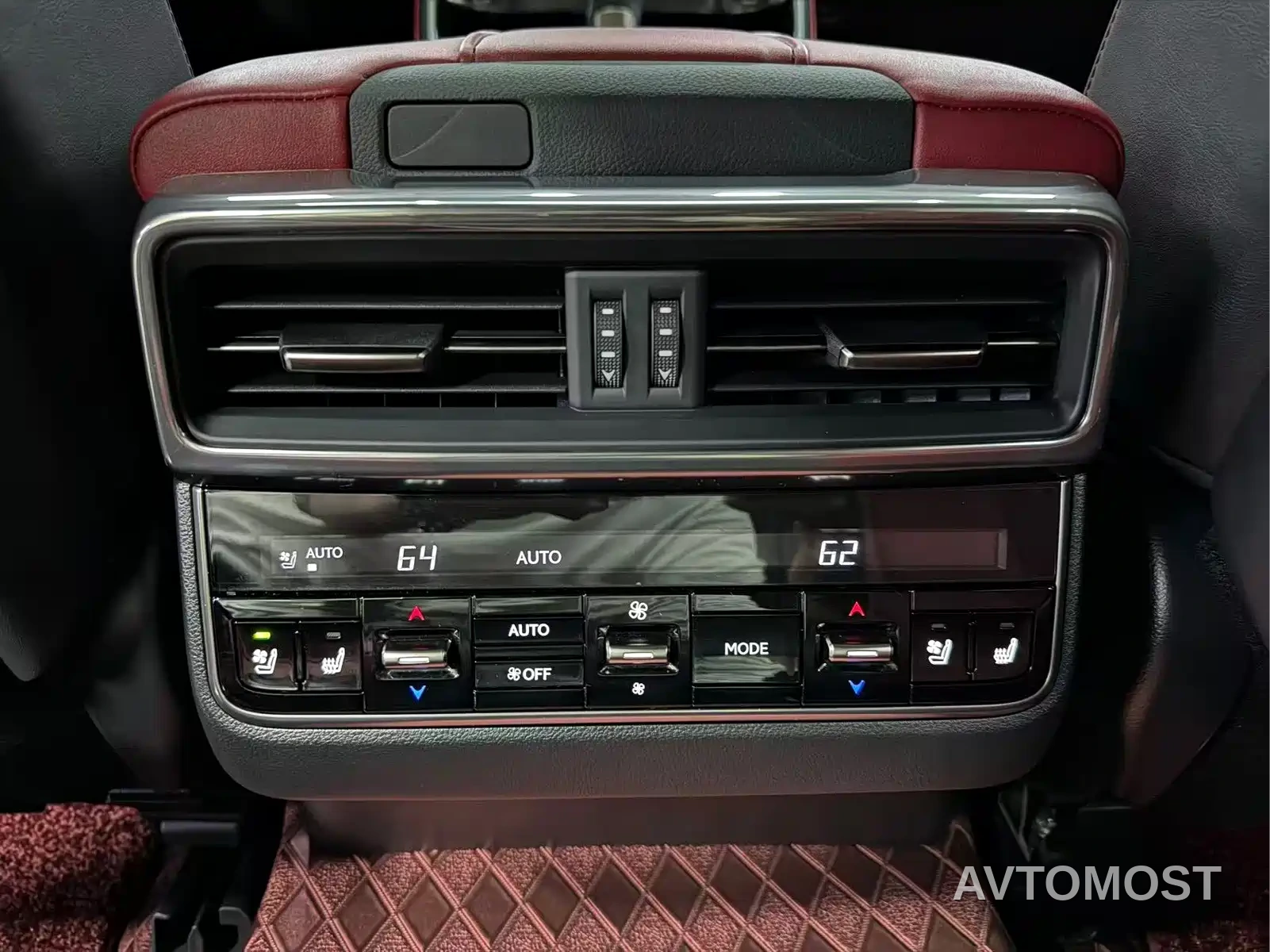 Lexus LX — фото 16