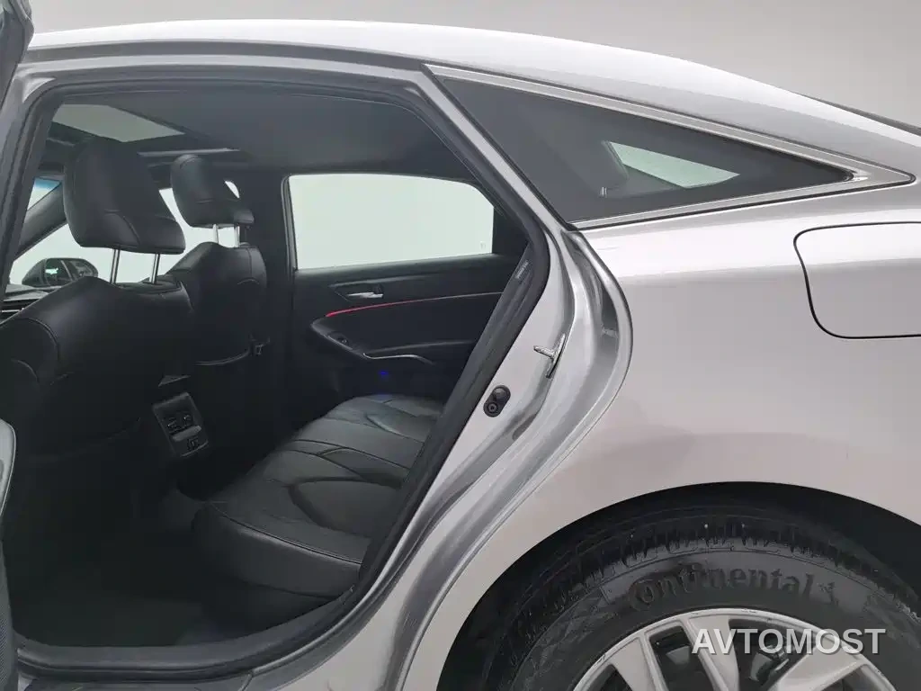 Toyota Avalon 2019 Hybrid 2.5L Luxury Edition China VI — фото 15