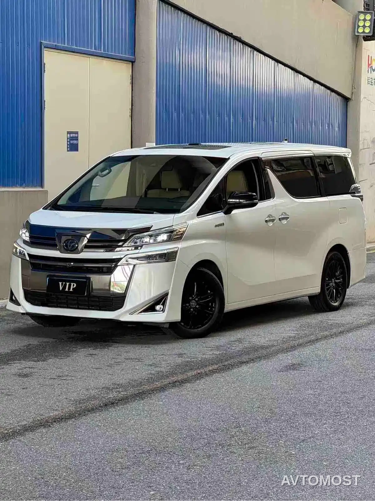 Toyota Vellfire 2021 Crown Hybrid 2.5L HV Premium Edition — фото 1