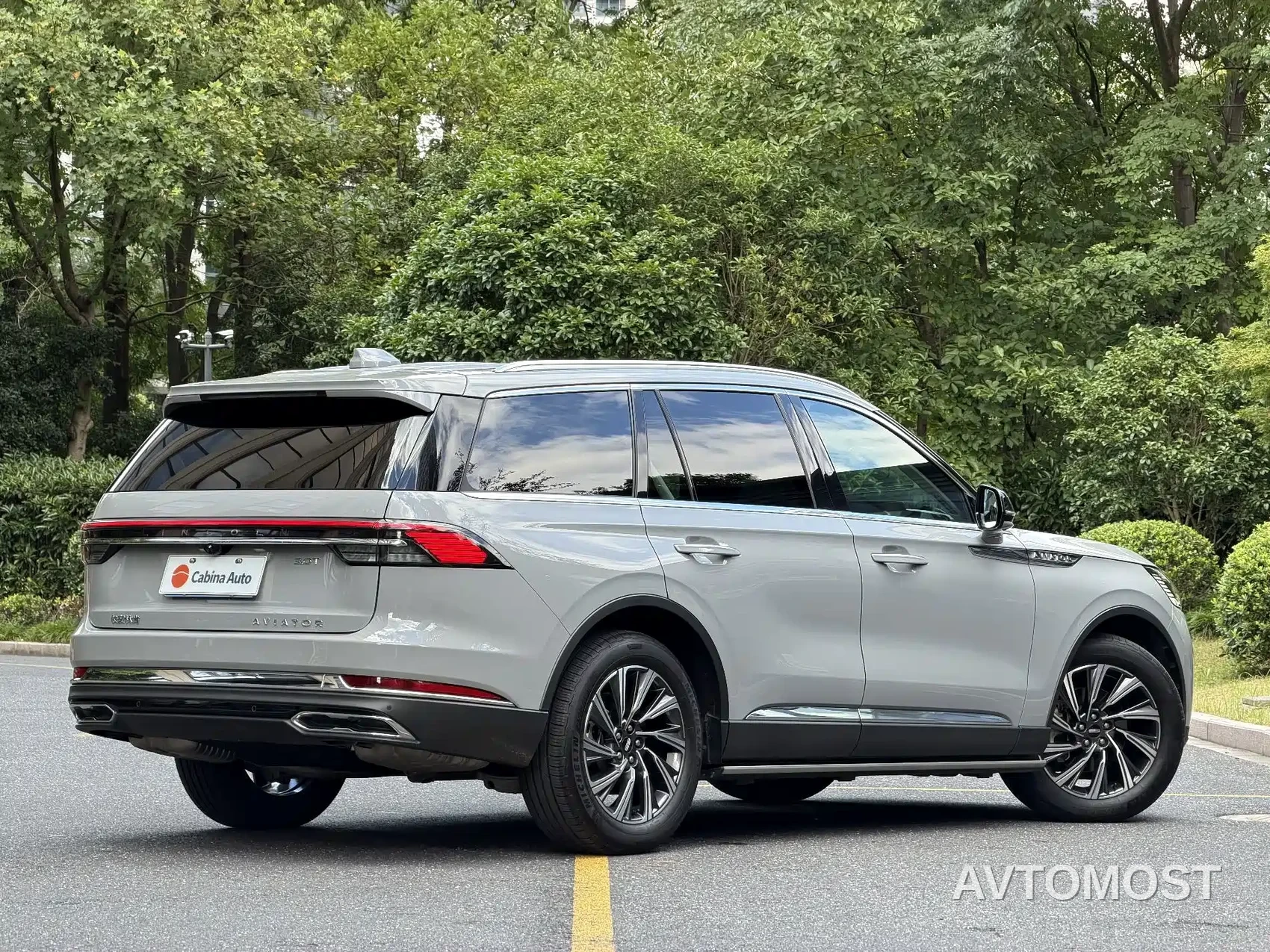 Lincoln Aviator 2024 3.0T V6 AWD Elegance Edition 6-Seater — фото 4