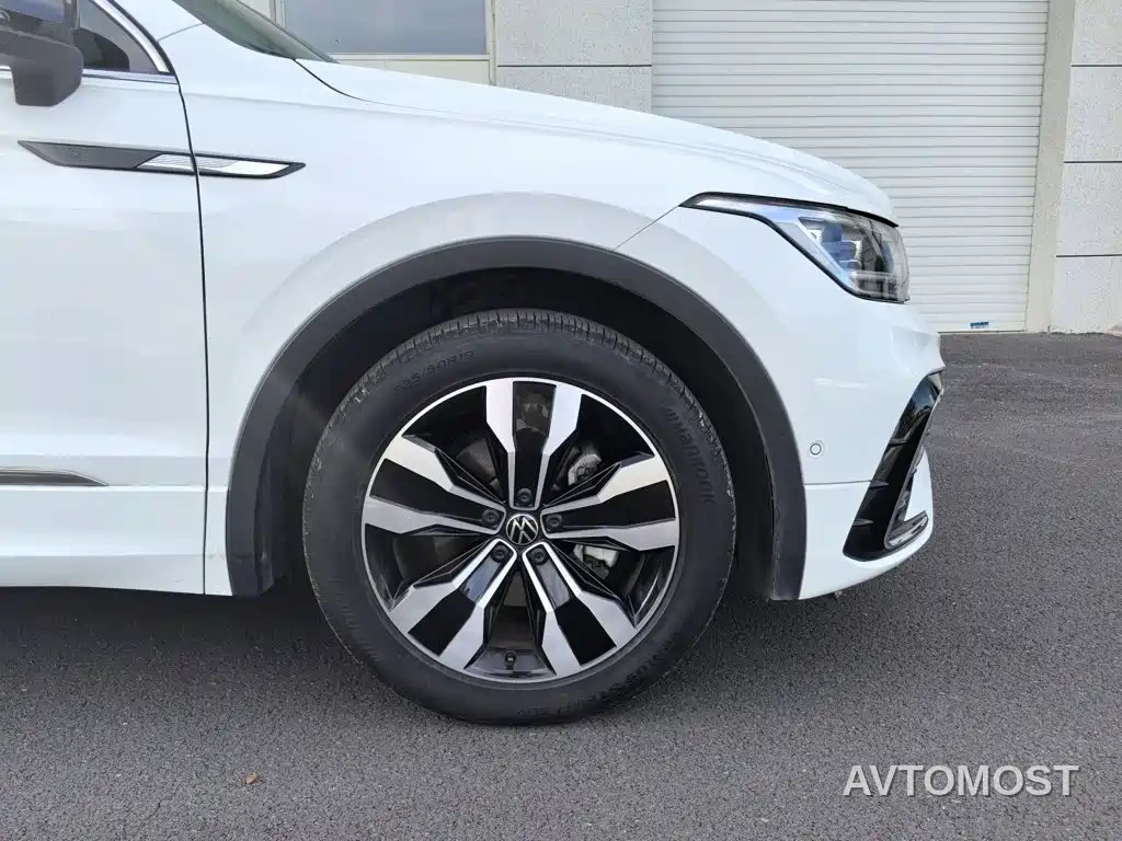 Volkswagen Tiguan L 2024 Outstanding 330TSI Auto 2WD R-Line Dragon Glory Edition — фото 10