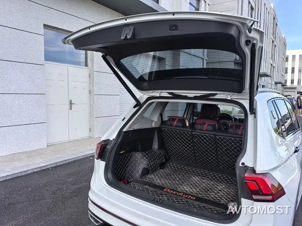 Volkswagen Tiguan L 2024 Outstanding 330TSI Auto 2WD R-Line Dragon Glory Edition — фото 11
