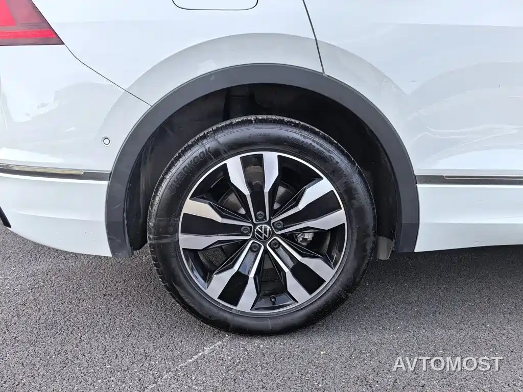 Volkswagen Tiguan L 2024 Outstanding 330TSI Auto 2WD R-Line Dragon Glory Edition — фото 12