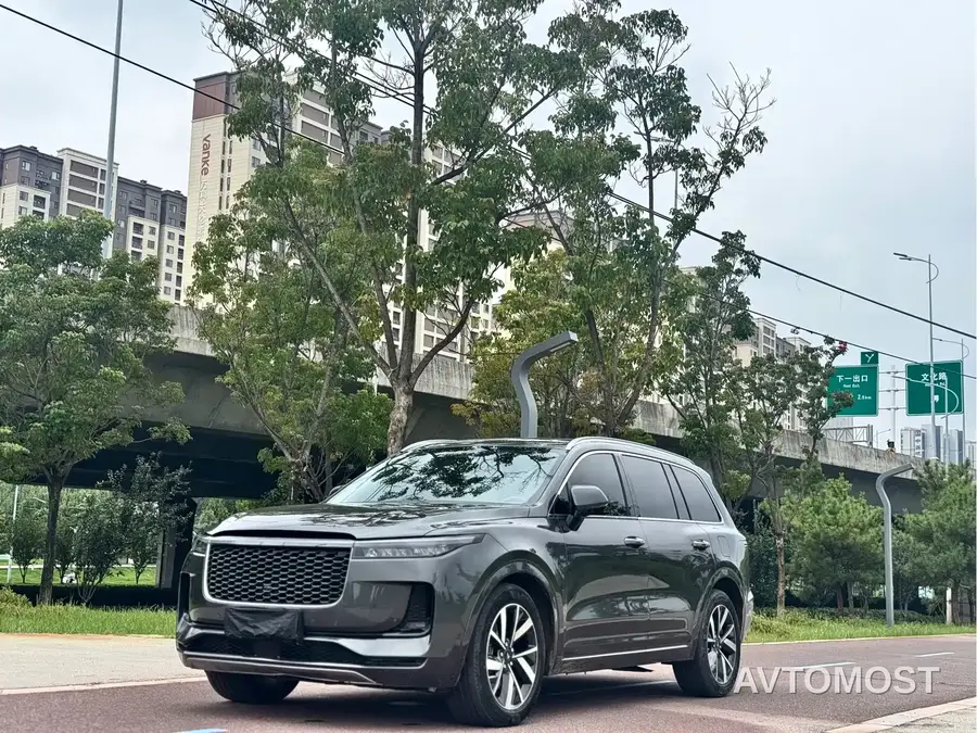 Li ONE 2020 Extended Range 6-seater