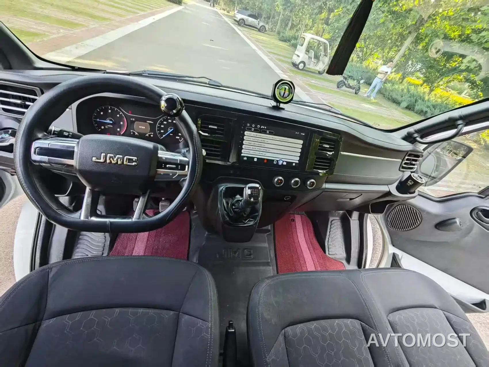 Jiangling JMC Fushun 2023 2.0T Manual Medium Wheelbase Medium Roof Commercial Multi-Purpose Vehicle 7-Seater — фото 7