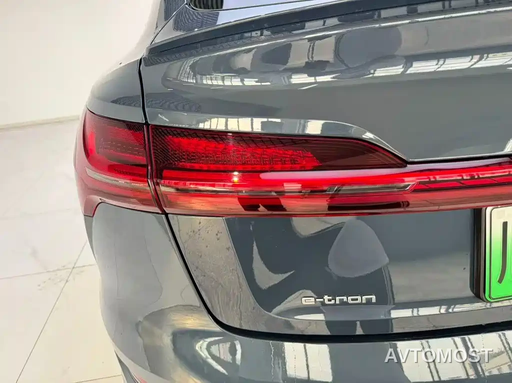 Audi e-tron (Import) 2022 Sportback 55 quattro Luxury — фото 16