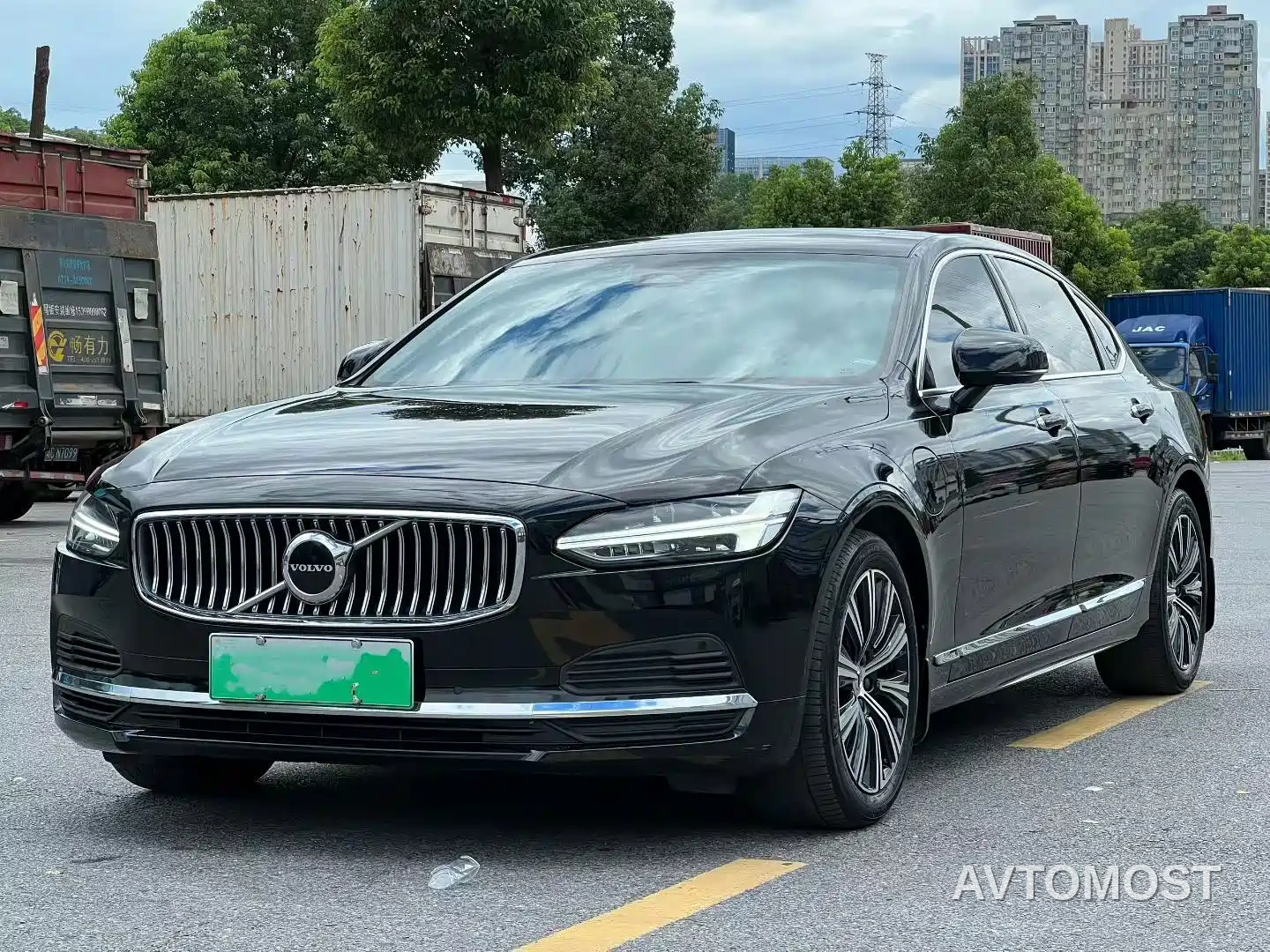 Volvo S90 Plug-in Hybrid 2022 T8 Recharge Plug-in Hybrid Momentum Luxury Edition — фото 1