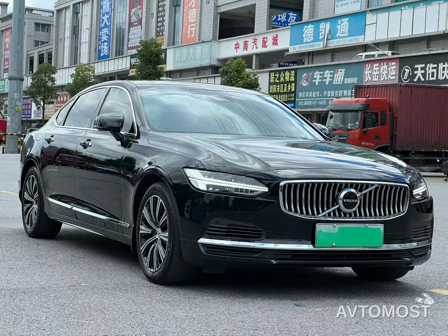 Volvo S90 Plug-in Hybrid 2022 T8 Recharge Plug-in Hybrid Momentum Luxury Edition — фото 3