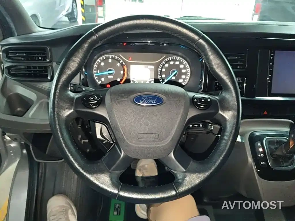 Ford New Generation Transit 2021 Model 2.2T Automatic Logistics Vehicle Pro Long Wheelbase 7-Seat Medium Roof China VI — фото 8