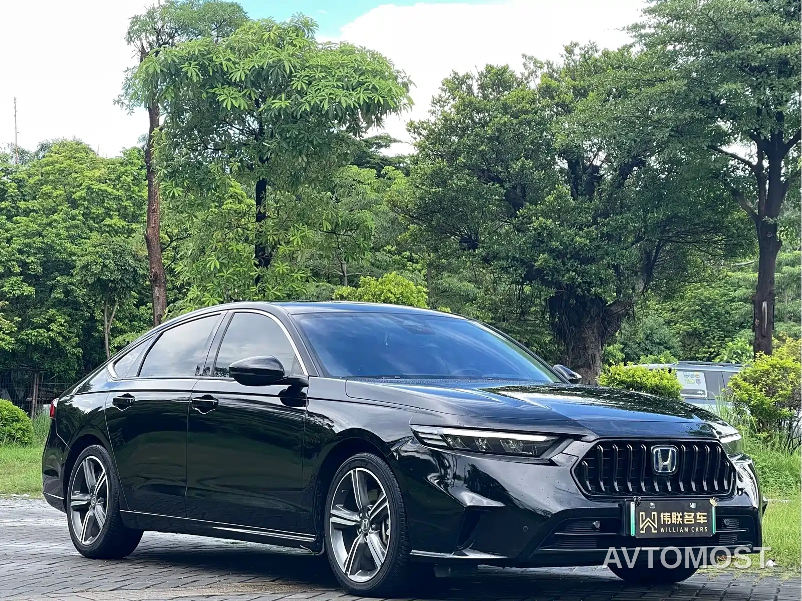 Honda Inspire Hybrid 2023 e:PHEV Premium Edition — фото 3