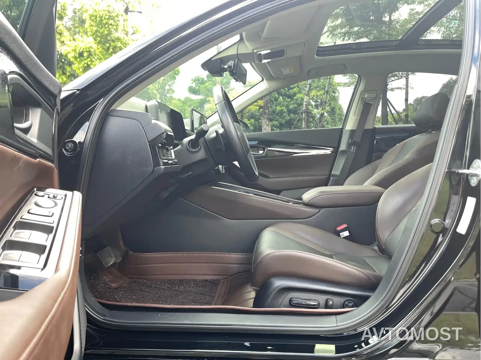 Honda Inspire Hybrid 2023 e:PHEV Premium Edition — фото 7