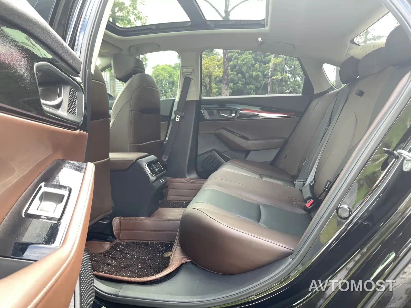 Honda Inspire Hybrid 2023 e:PHEV Premium Edition — фото 8