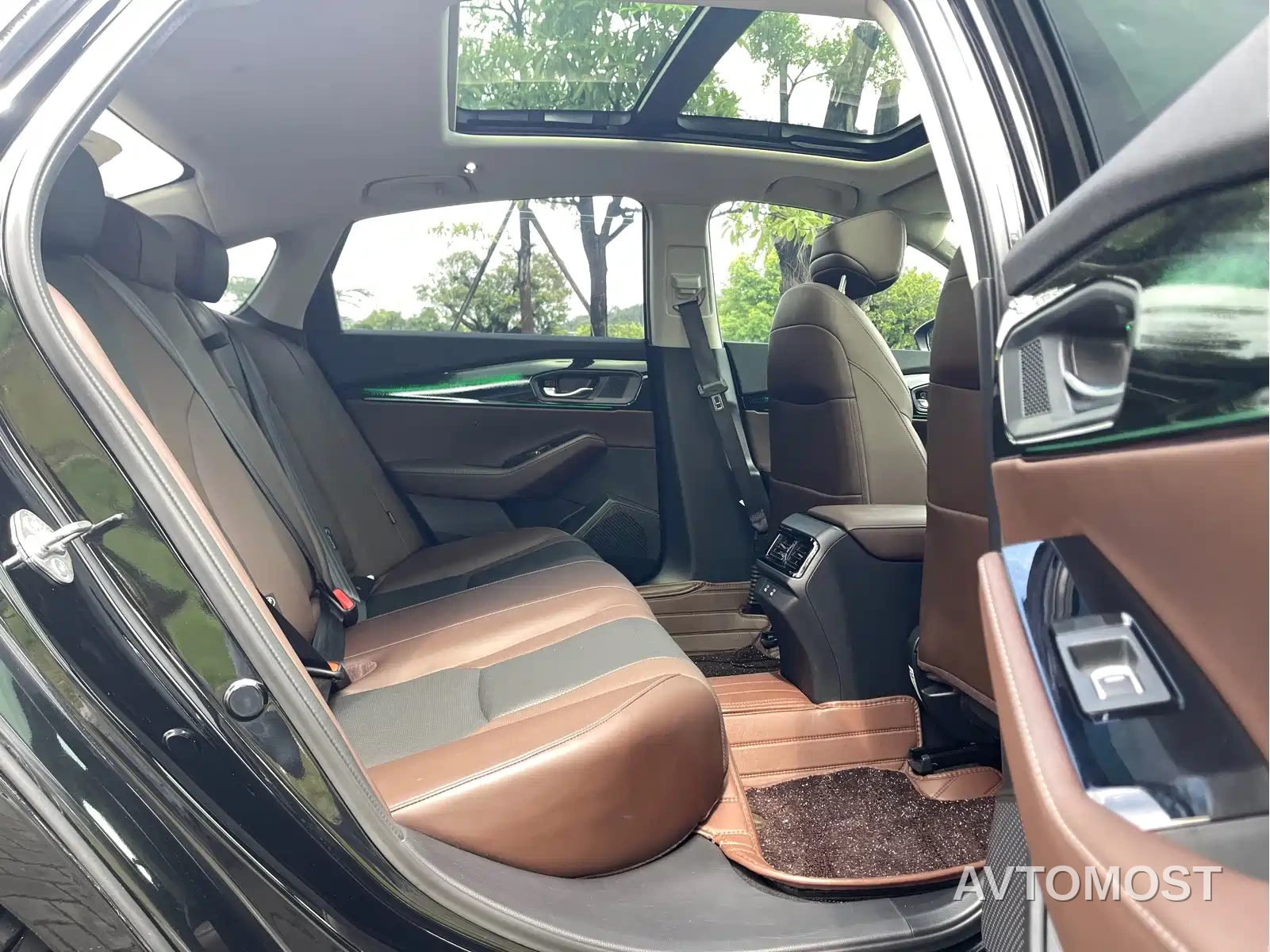 Honda Inspire Hybrid 2023 e:PHEV Premium Edition — фото 13