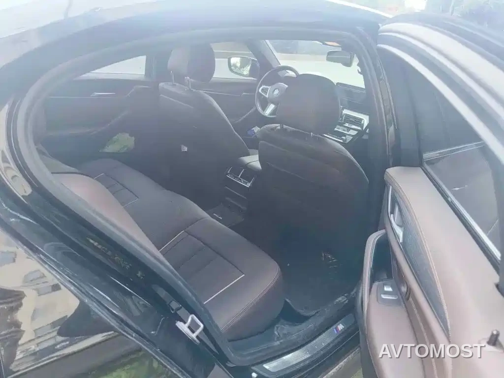 BMW 5 Series New Energy 2021 535Le M Sport Package — фото 11