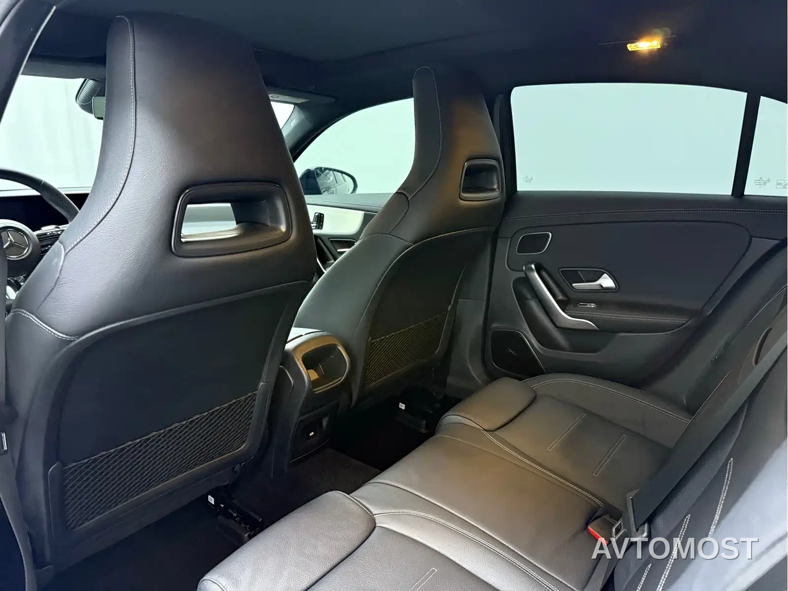 Mercedes-Benz A-Class AMG (Import) 2024 Facelift AMG A 35 4MATIC — фото 11