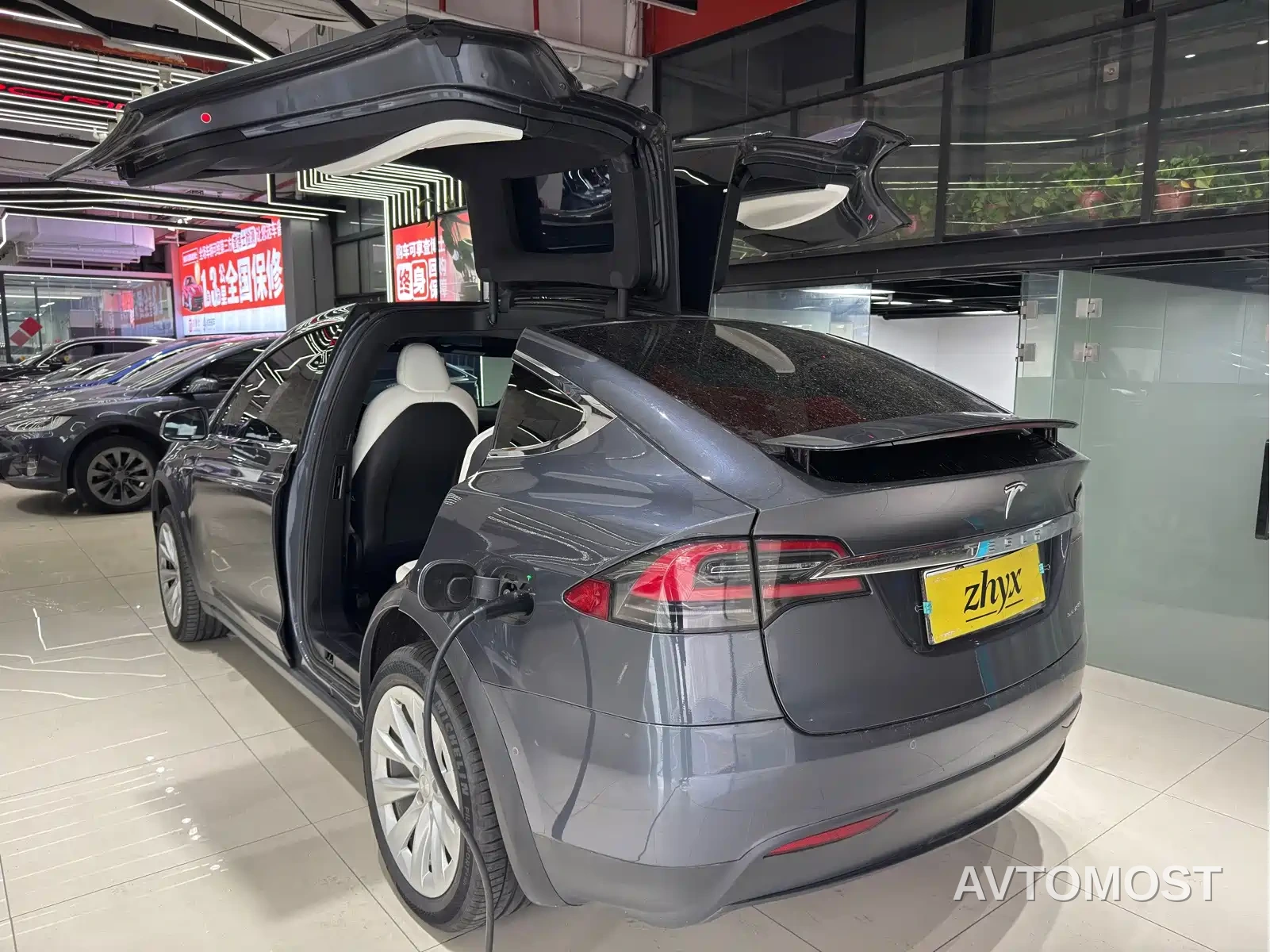 Tesla Model X 2019 Long Range Version — фото 6