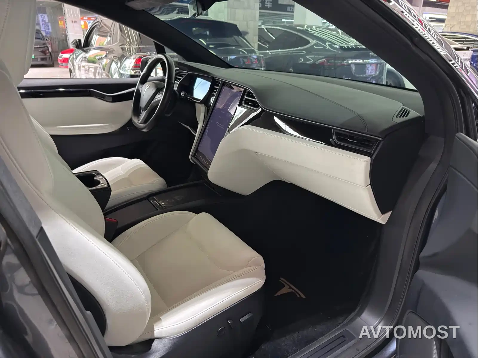 Tesla Model X 2019 Long Range Version — фото 11