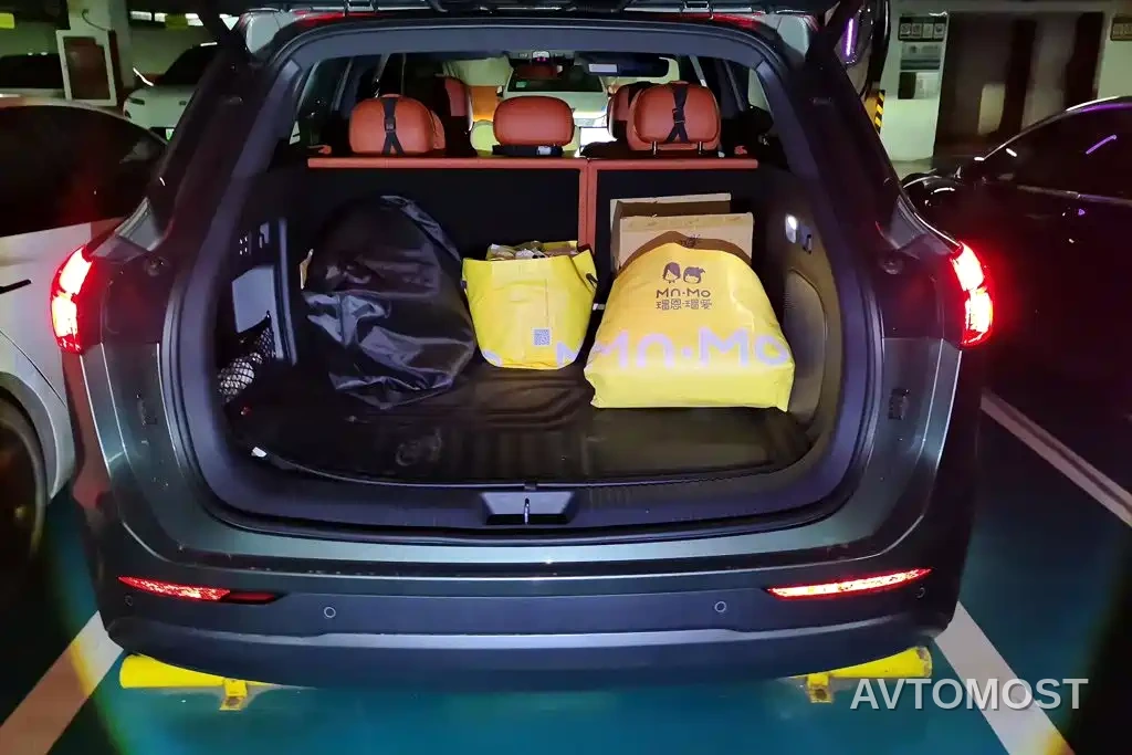 Hongqi HS6 PHEV 2025 High-end Model — фото 4