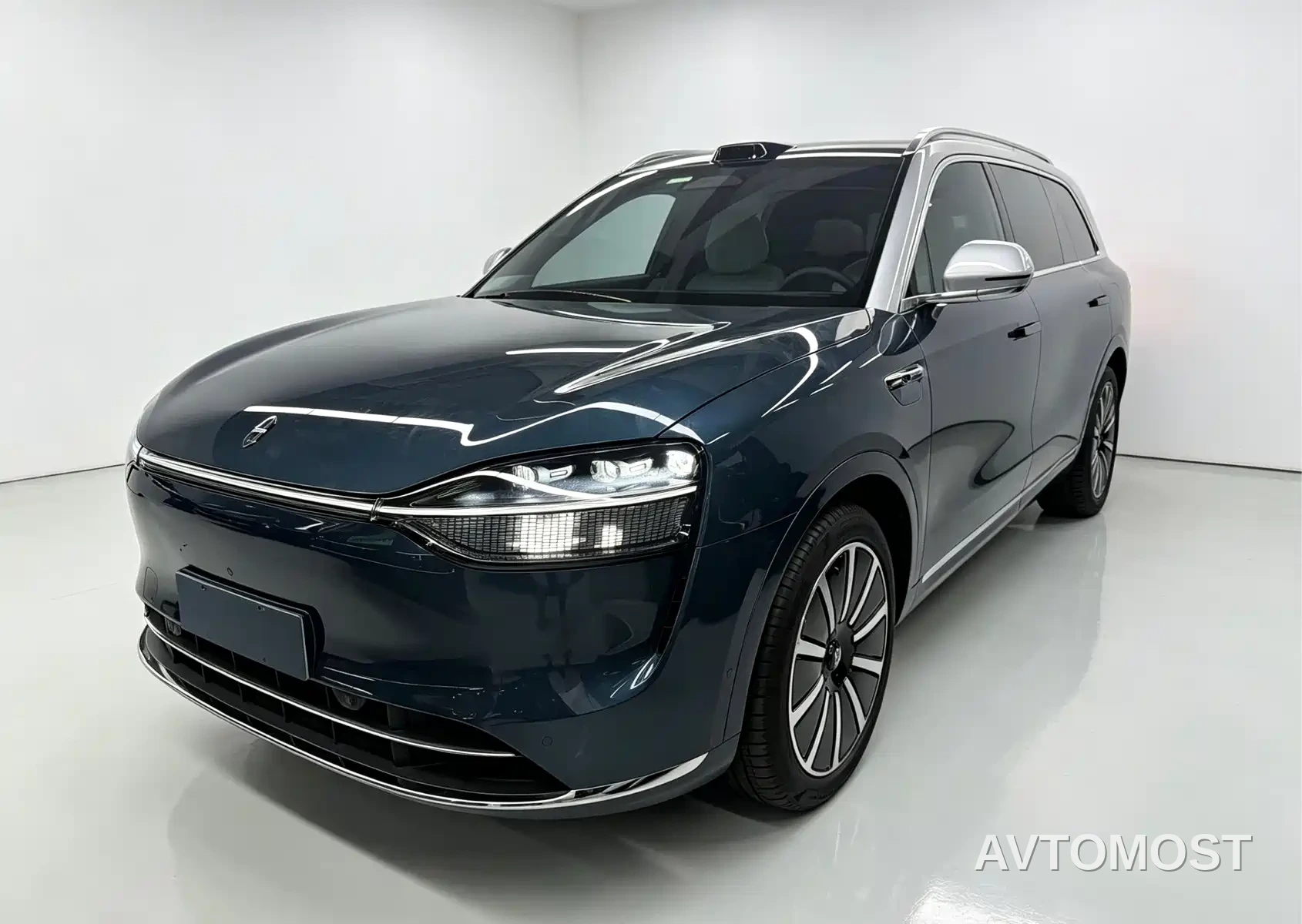 AITO M9 2024 Range Extender Max Edition 42kWh 6-seater — фото 1