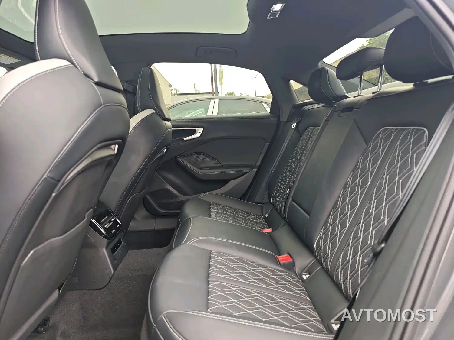 Audi A5L Sportback 2025 Model 2.0T Luxury — фото 5
