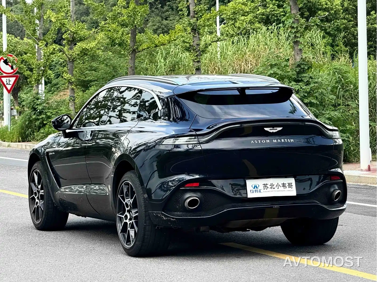 Aston Martin DBX 2022 3.0T STRAIGHT-SIX — фото 6