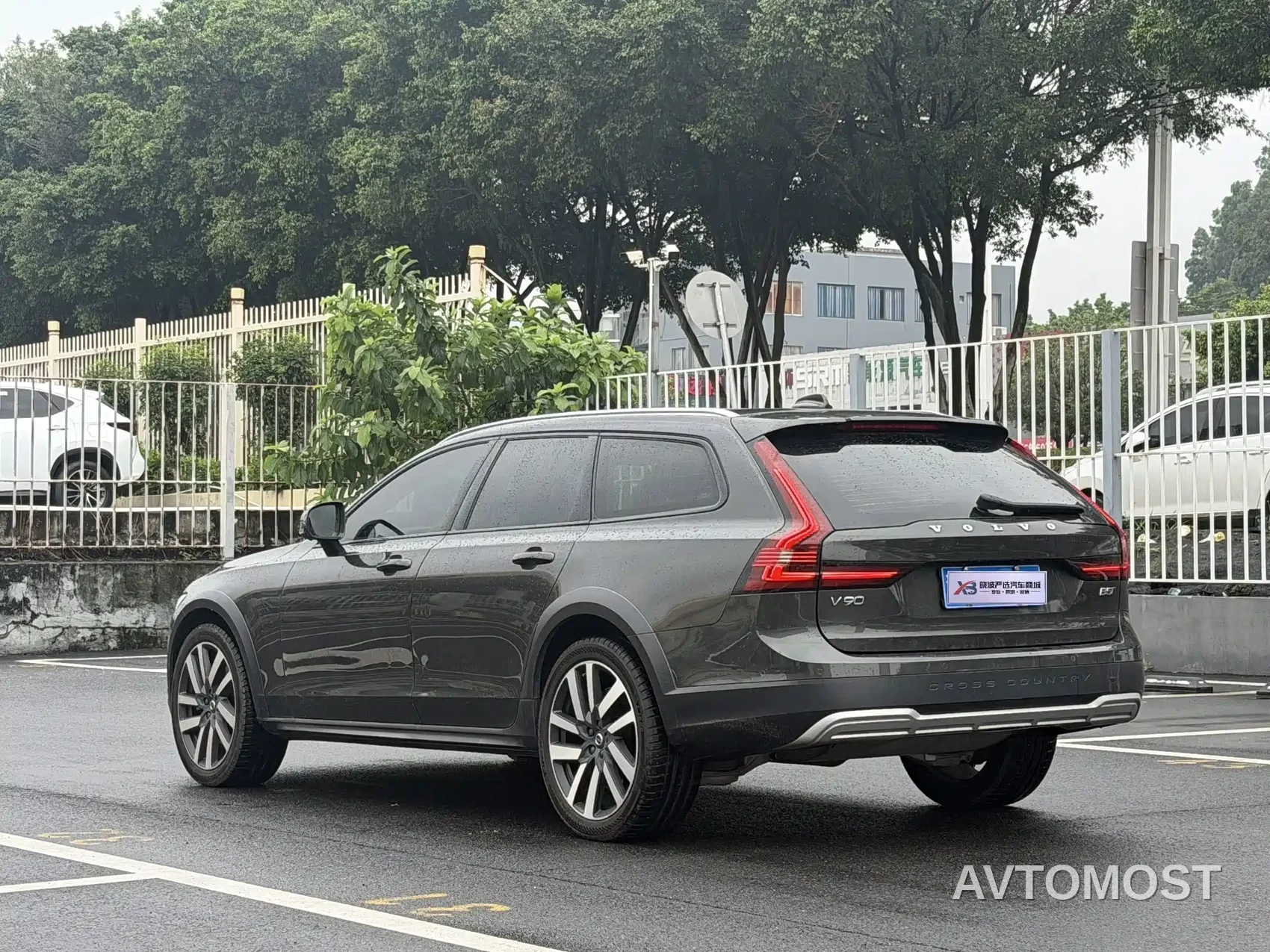 Volvo V90 2021 Model Cross Country B5 AWD Premium Smart Edition — фото 5