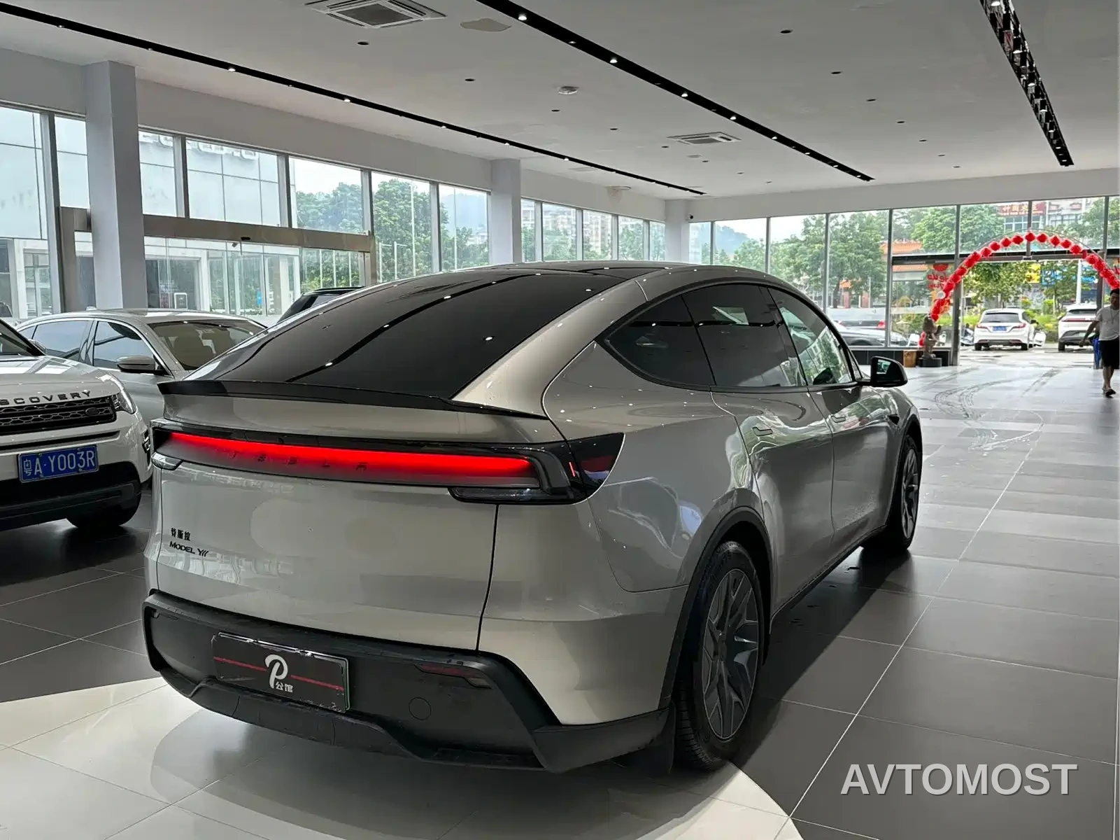 Tesla Model Y L 2025 Facelift Long Range AWD — фото 4