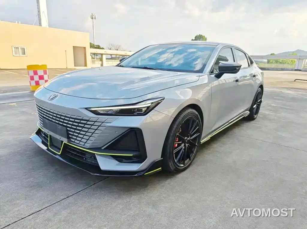 Changan UNI-V 2022 1.5T Sport Edition — фото 2