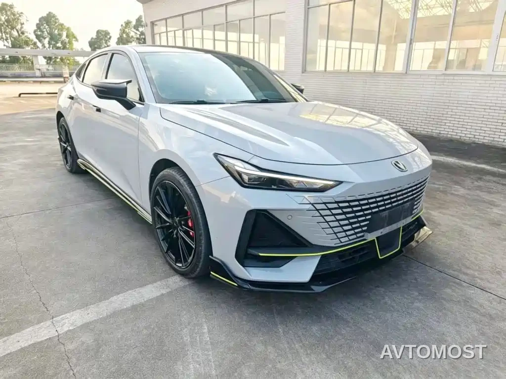 Changan UNI-V 2022 1.5T Sport Edition — фото 3