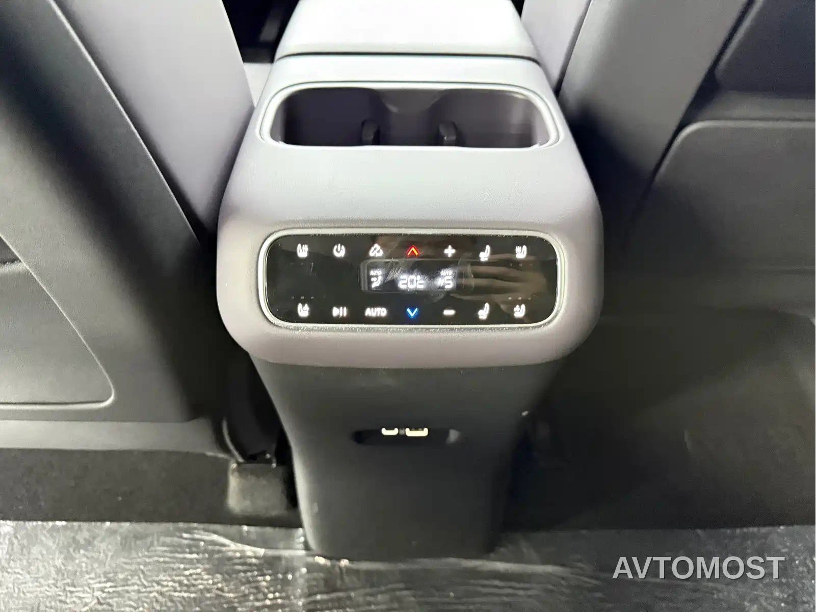 Leapmotor C16 2024 Extended Range 200 Premium Edition — фото 10