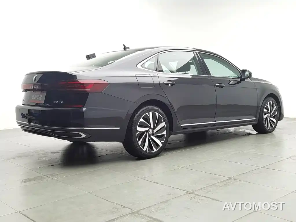 Volkswagen Passat 2022 330TSI Starlight Elite Edition — фото 2