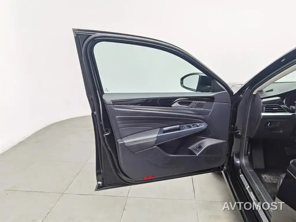 Volkswagen Passat 2022 330TSI Starlight Elite Edition — фото 7