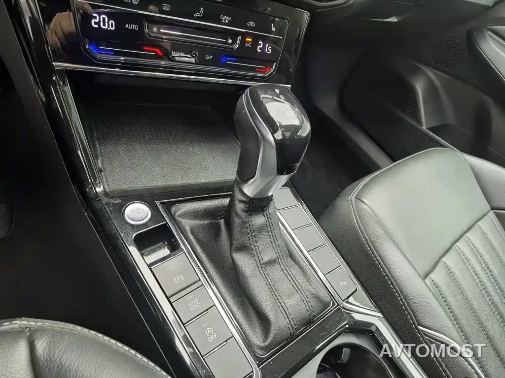 Volkswagen Passat 2022 330TSI Starlight Elite Edition — фото 10