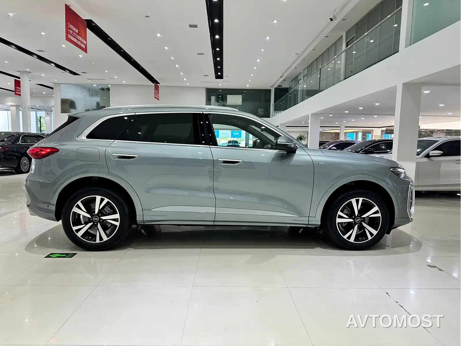 Audi Q5L 2026 Model Base Version — фото 3