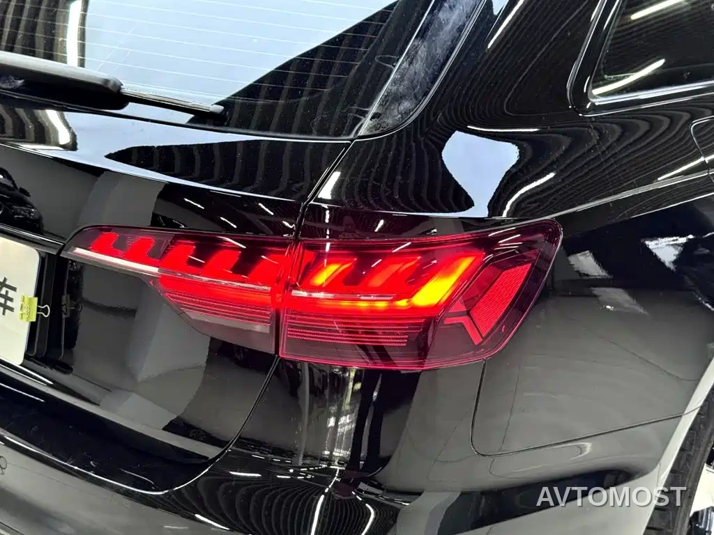 Audi A4 (Import) 2023 Model Avant 40 TFSI Fashion Sport Version — фото 7