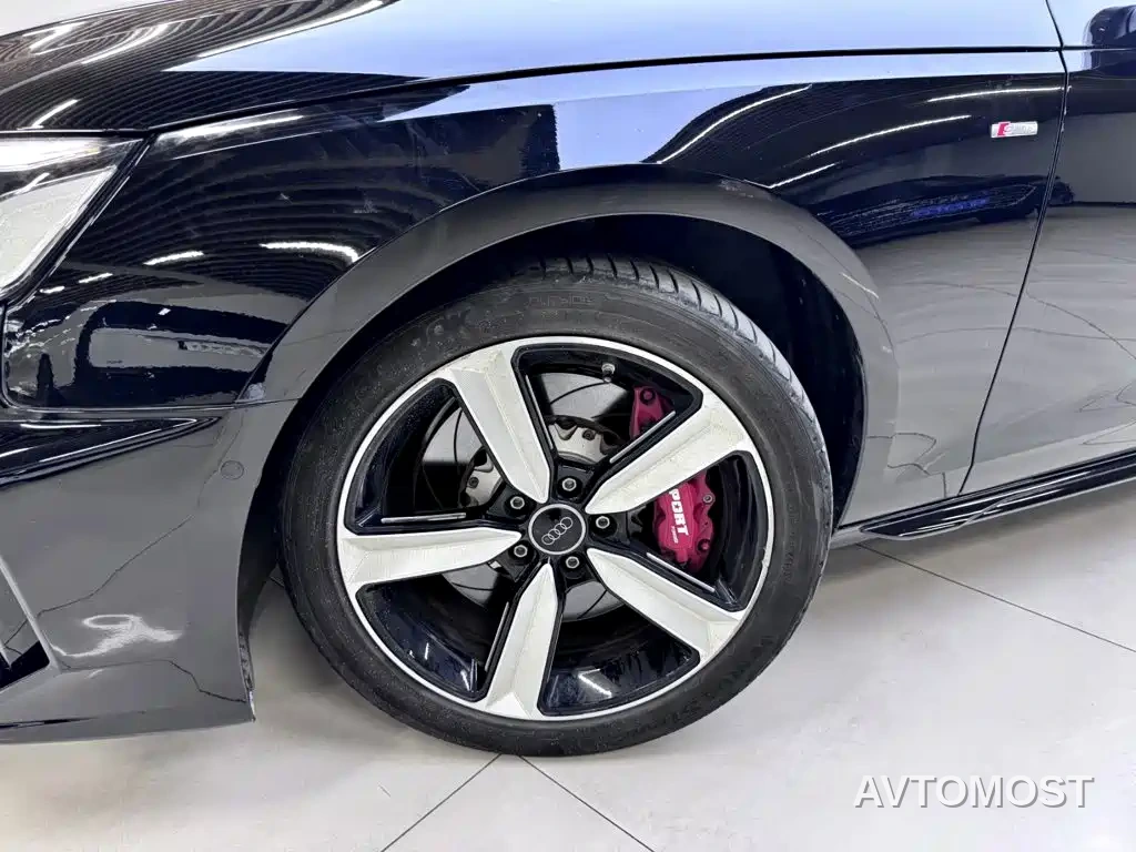 Audi A4 (Import) 2023 Model Avant 40 TFSI Fashion Sport Version — фото 18