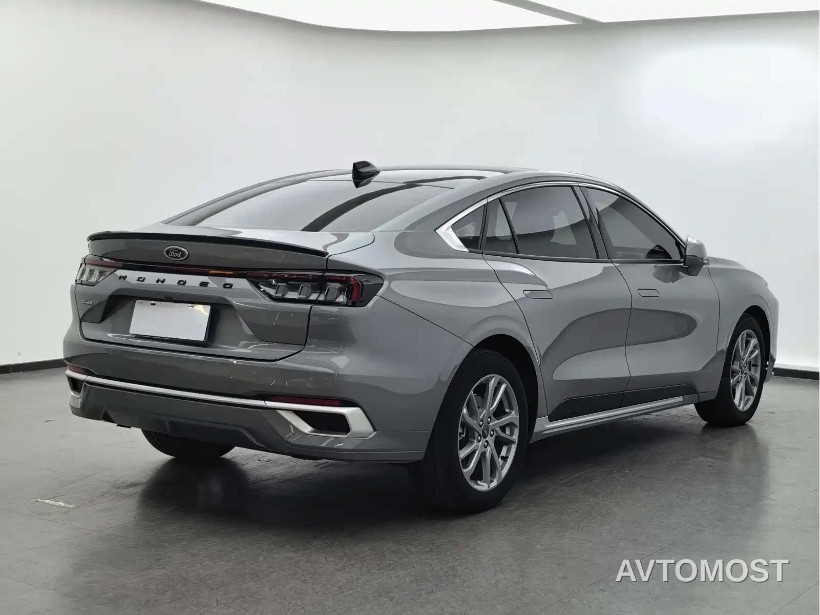 Ford Mondeo 2023 1.5T E-Hybrid Luxury — фото 4