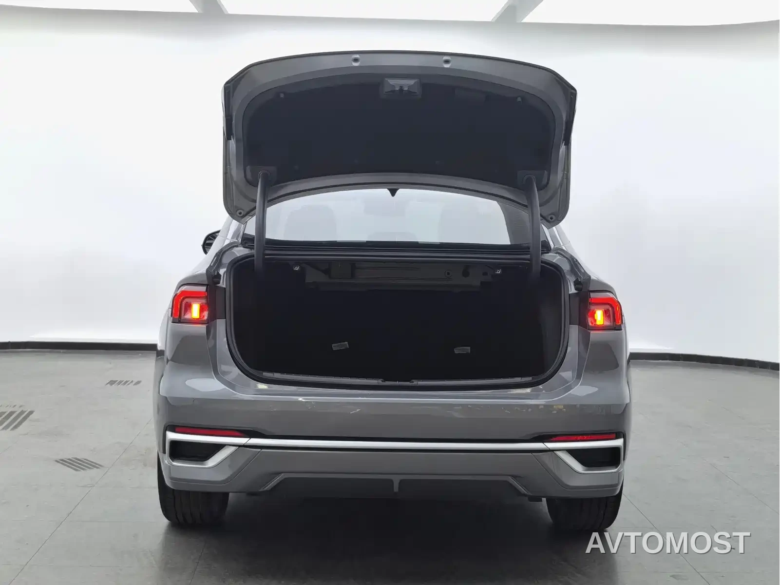 Ford Mondeo 2023 1.5T E-Hybrid Luxury — фото 13
