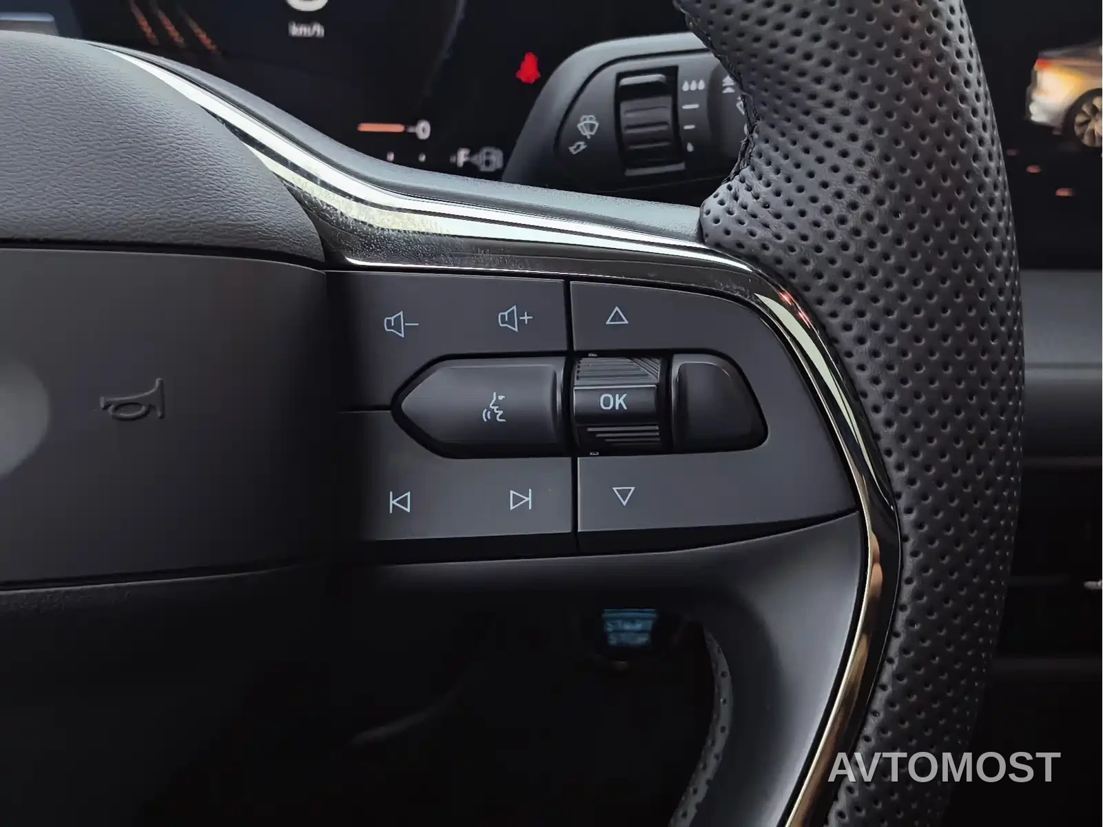 Ford Mondeo 2023 1.5T E-Hybrid Luxury — фото 28
