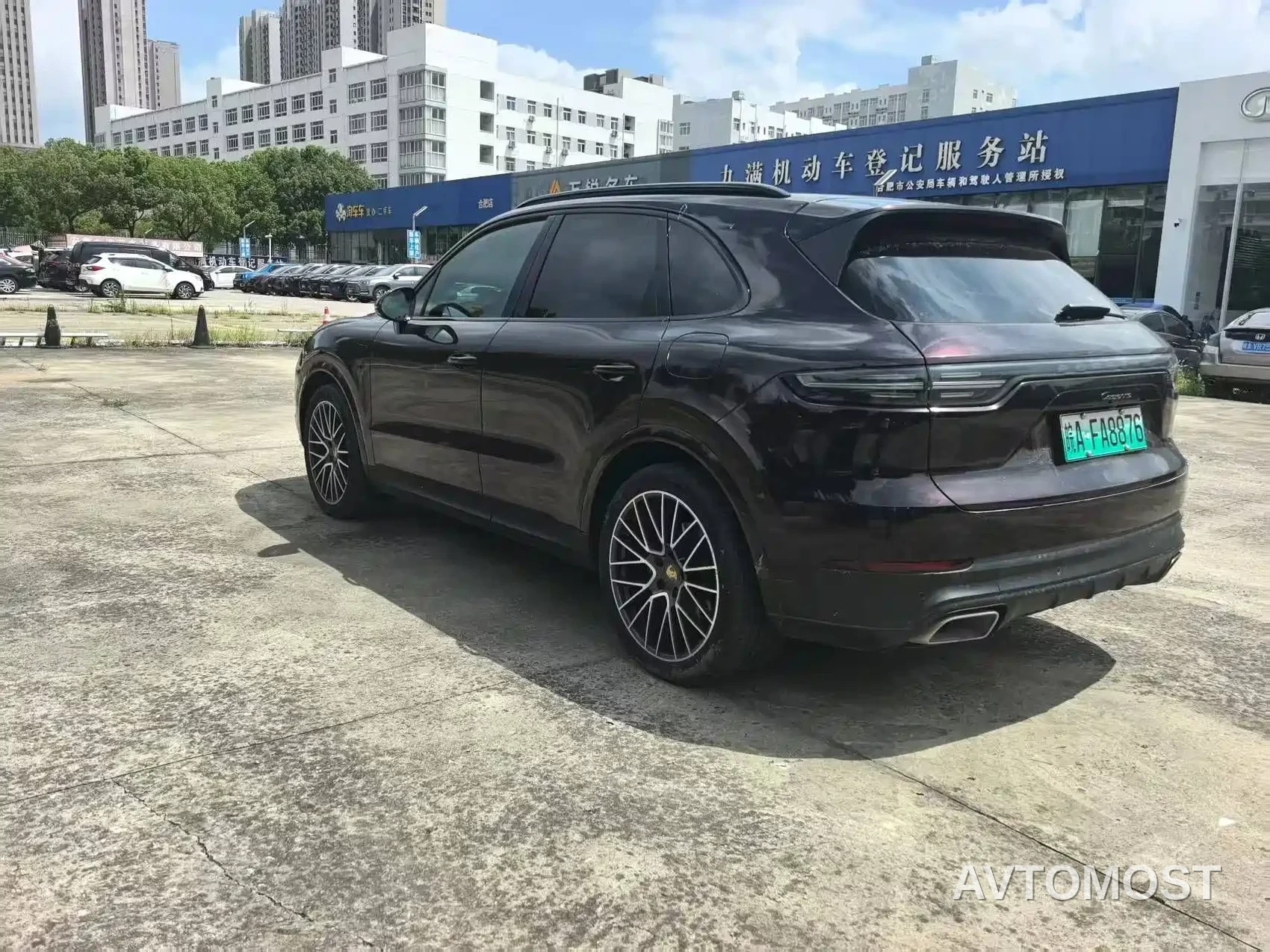 Porsche Cayenne New Energy 2021 Cayenne E-Hybrid 2.0T — фото 7