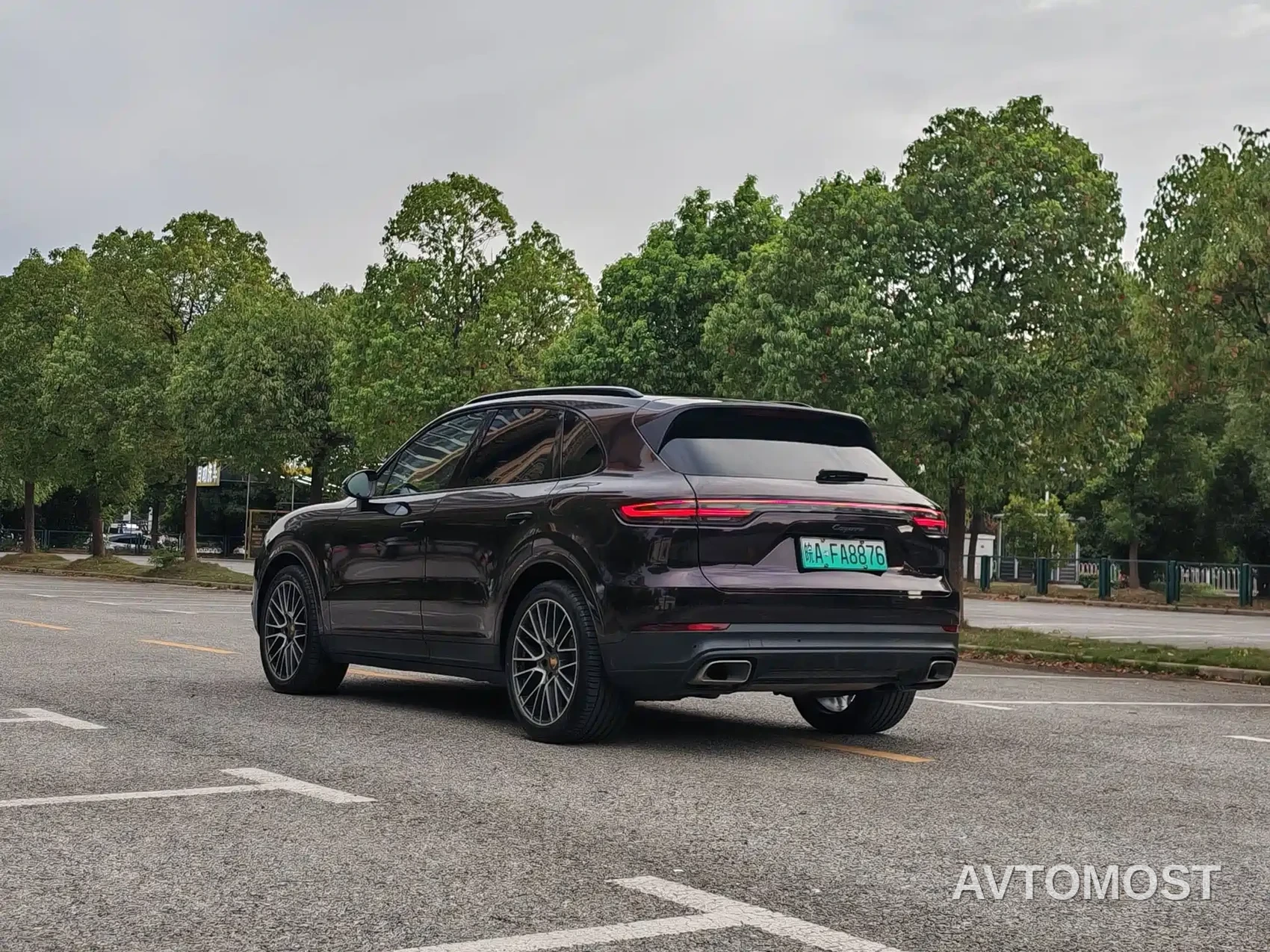 Porsche Cayenne New Energy 2021 Cayenne E-Hybrid 2.0T — фото 10