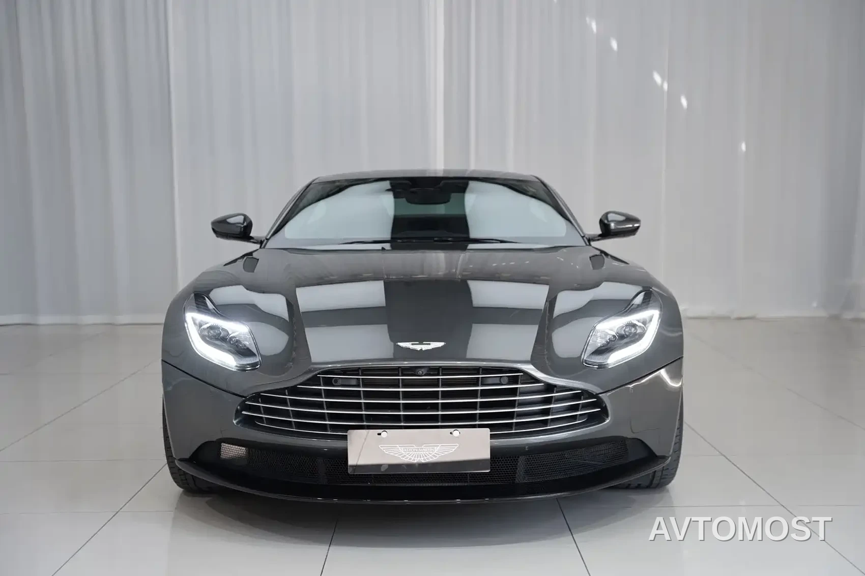 Aston Martin DB11 2020 4.0T V8 Coupe — фото 3