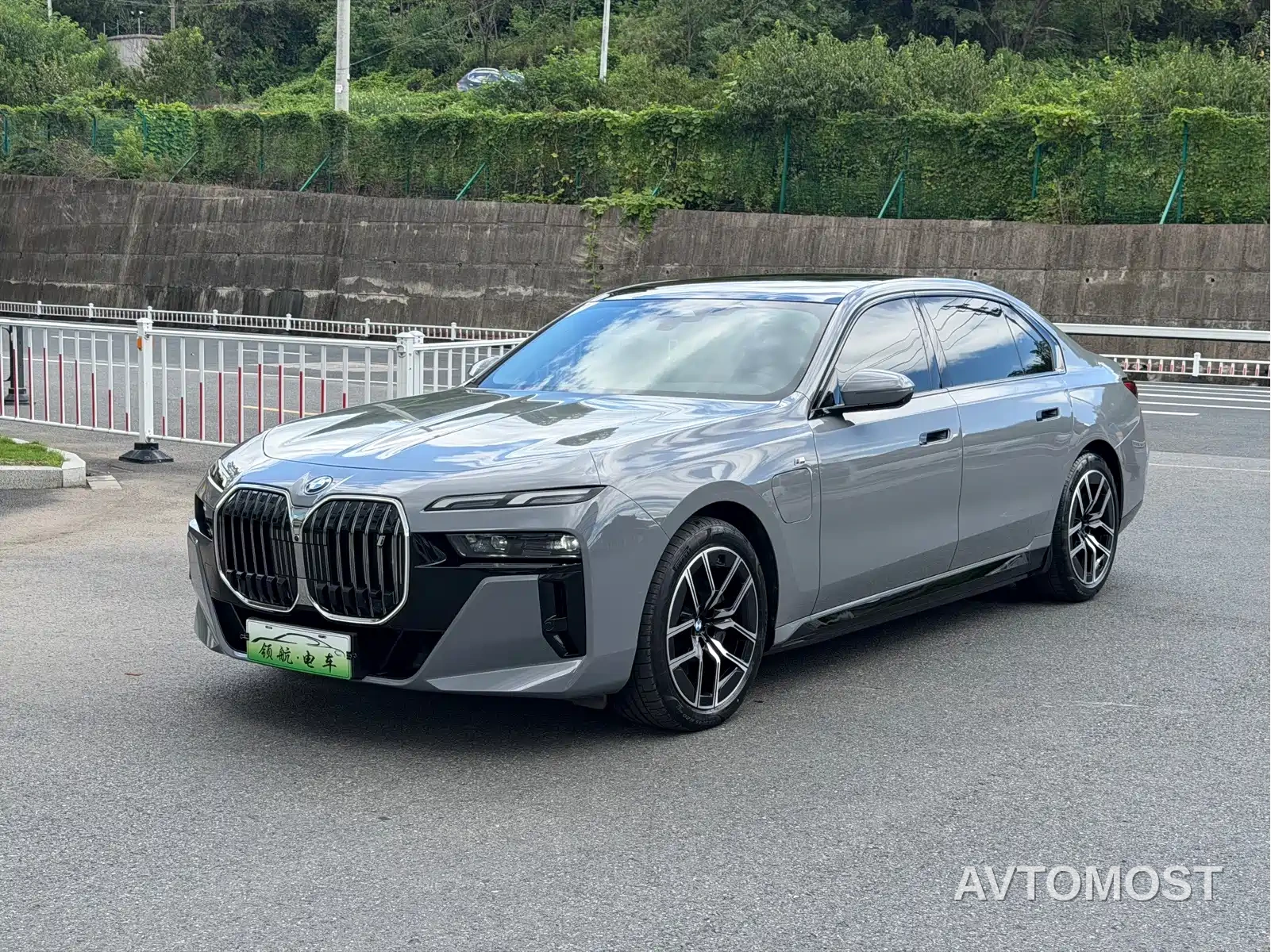 BMW i7 2023 eDrive50L Leading M Sport Package — фото 1