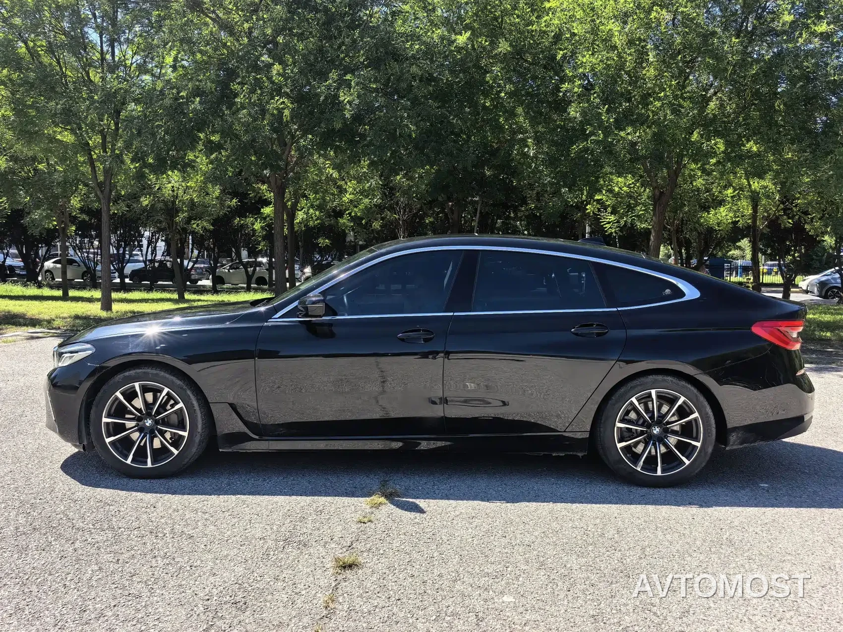 BMW 6 Series GT 2022 Model 630i Luxury Design Package — фото 3