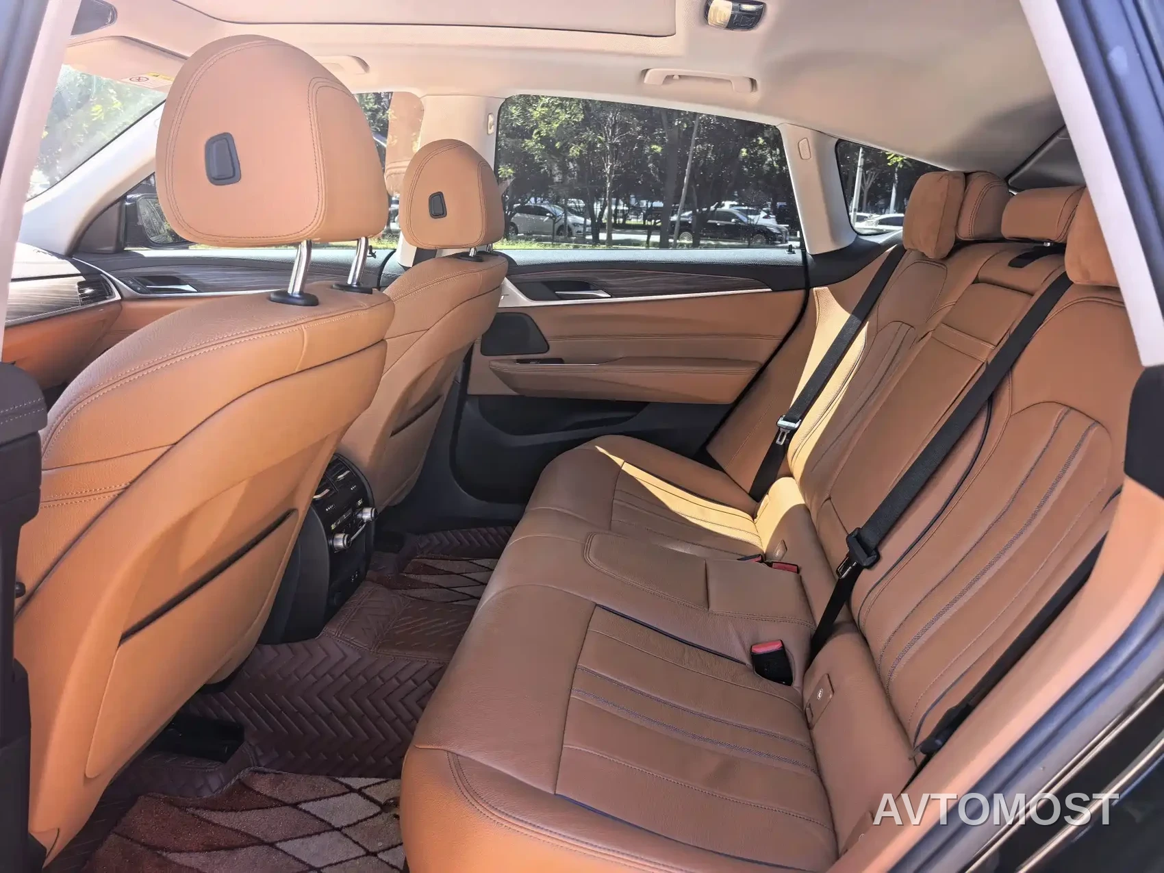 BMW 6 Series GT 2022 Model 630i Luxury Design Package — фото 14