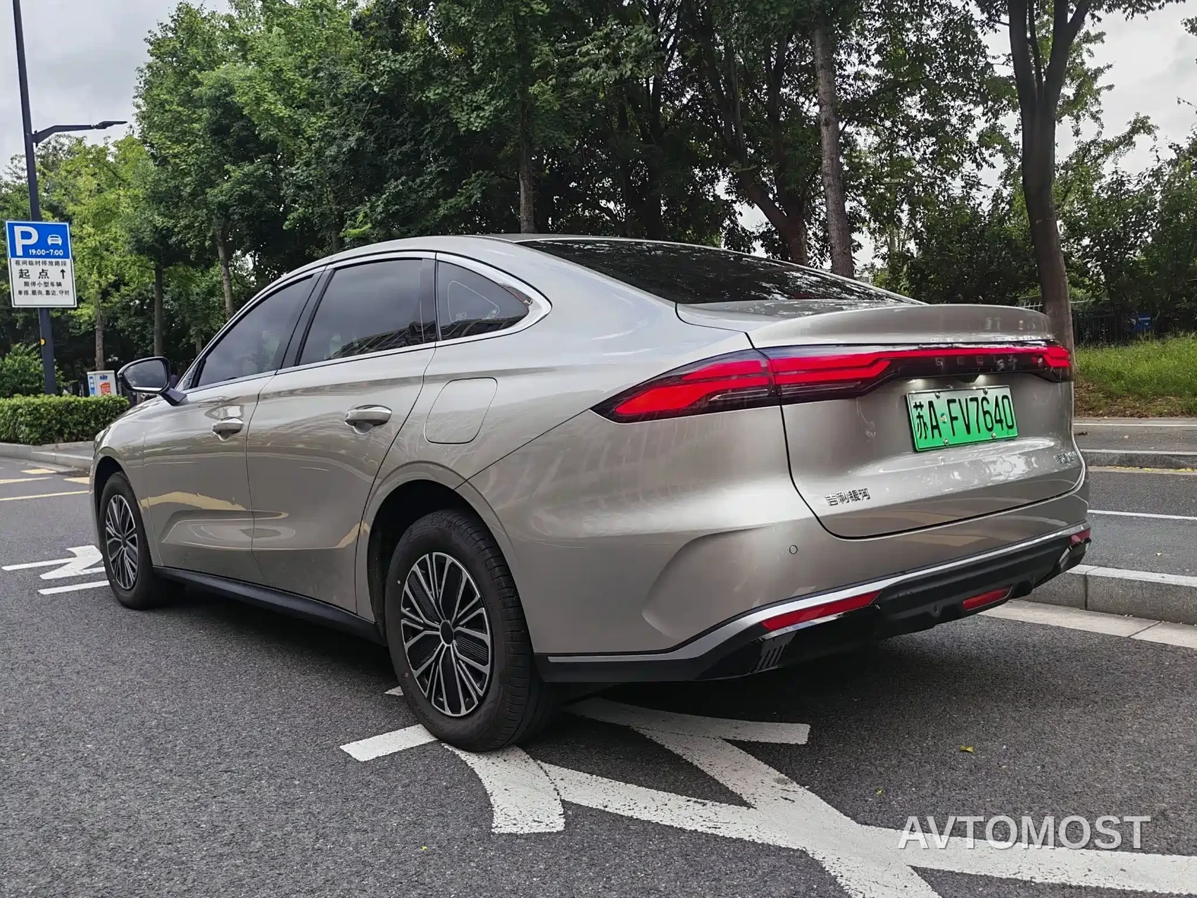 Geely Galaxy Stellar 6 2025 60km Voyager Edition — фото 3