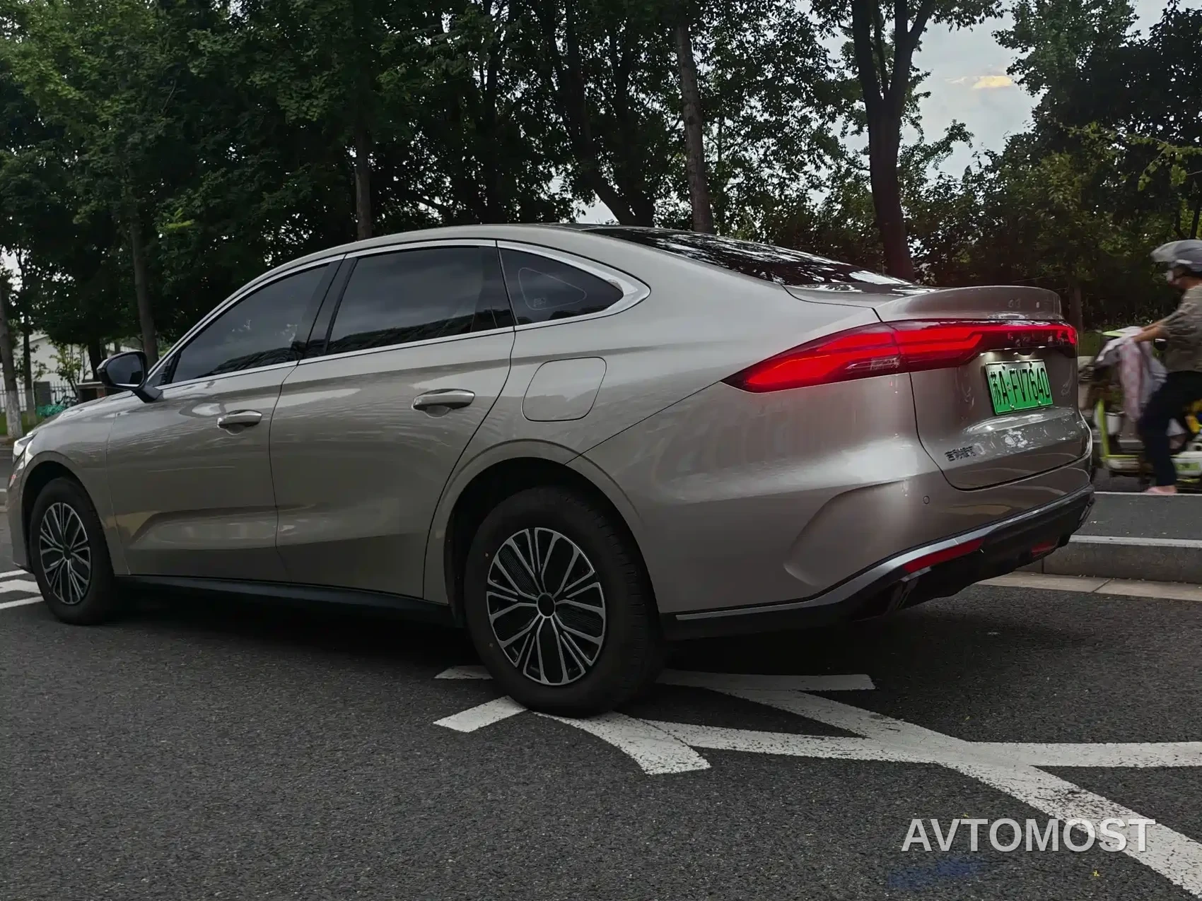 Geely Galaxy Stellar 6 2025 60km Voyager Edition — фото 10
